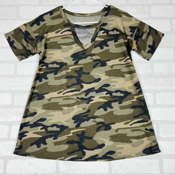 Cute Camo Tee with Keyhole Front and Oversized Comfy Fit Size S/M - Picture 6 of 8